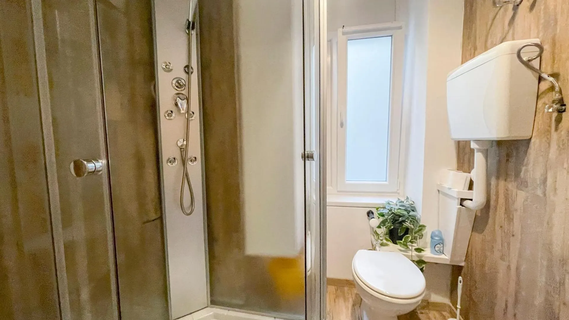 Free Parking, Downtown Apartment Near New York Cafe Budapeşte Macaristan
