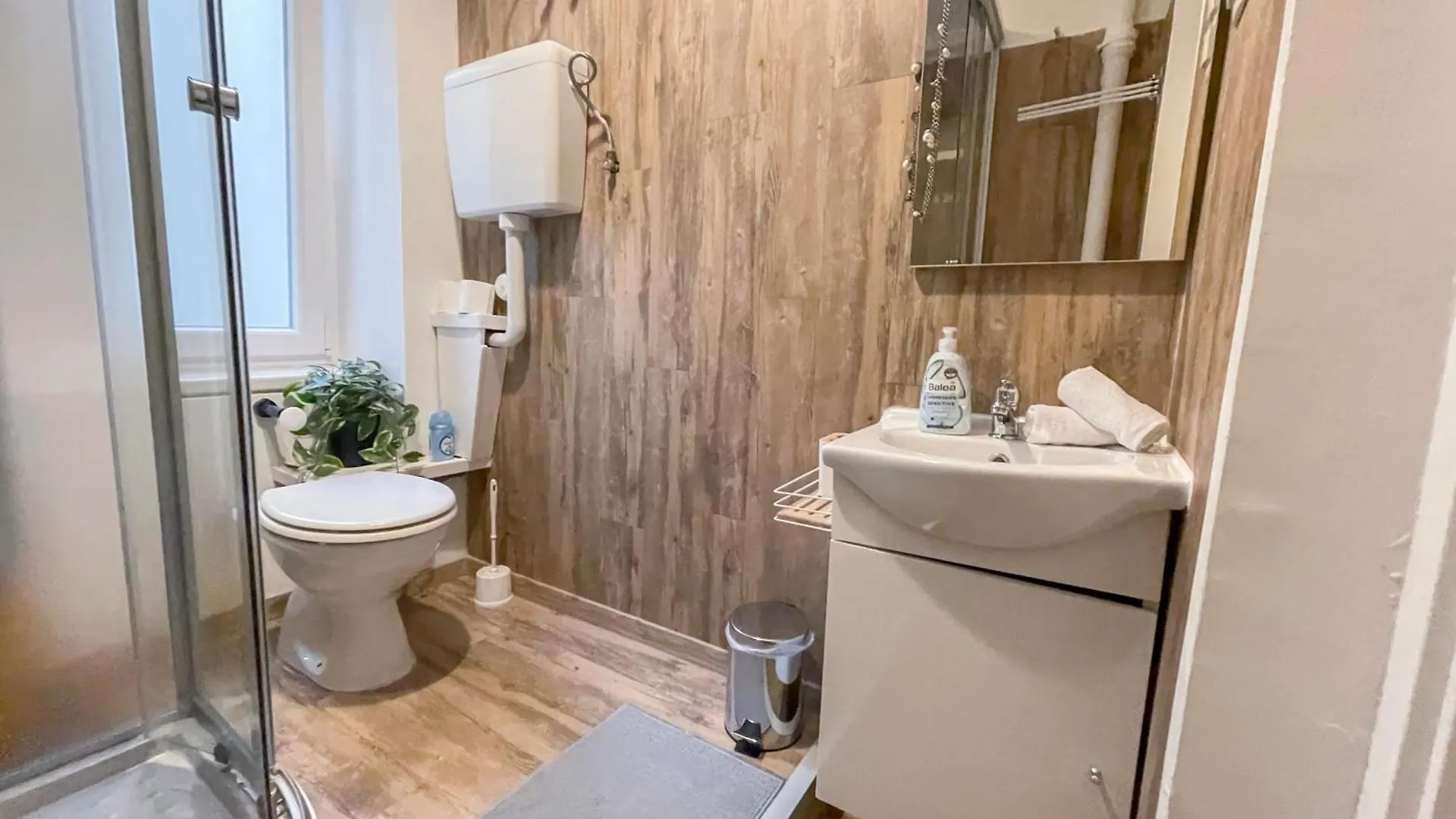 Free Parking, Downtown Apartment Near New York Cafe Budapeşte 0*,  Macaristan
